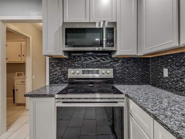 Building Photo - 3405 Woodsboro Dr