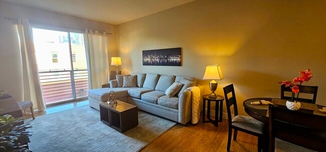 Building Photo - 445 Island Ave