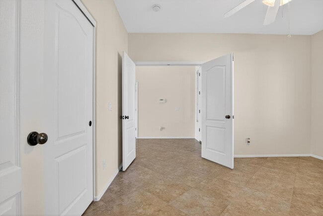 Building Photo - 18711 E Raven Dr