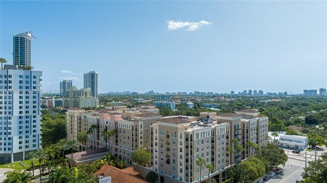 Building Photo - 520 SE 5 Ave