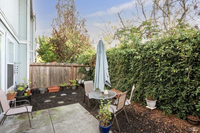 Building Photo - 1507 Pinebrook Pl
