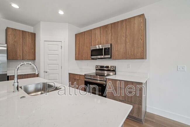 Building Photo - 7 Bolton St