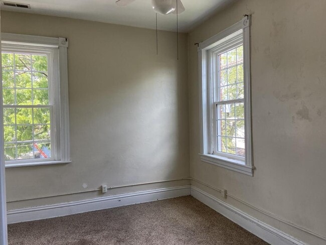 Building Photo - 107 N Morris St
