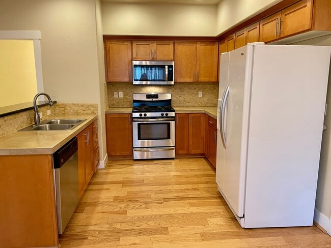 Building Photo - Privacy & Nature at Tonquin Woods: The Ultimate Villebois End-Unit