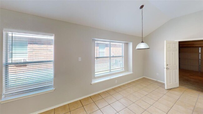 Building Photo - 1482 Rainbow Parke Dr