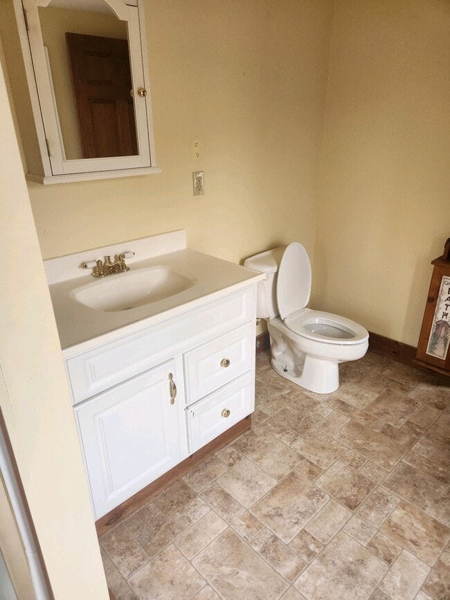 Building Photo - 717 Draketown Rd