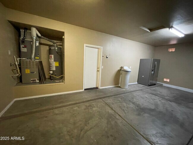 Building Photo - 7002 S 57th Ave