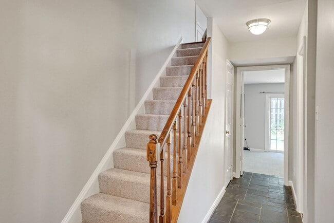 Building Photo - Updated // 3 Bedroom 2 Bathroom Condo // A...