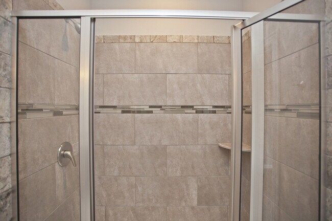 Building Photo - ***1004 Taylor Lane***