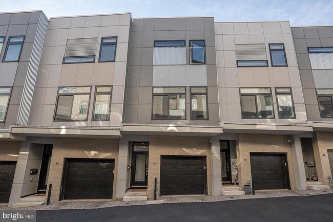 Building Photo - 1326 N Mascher St