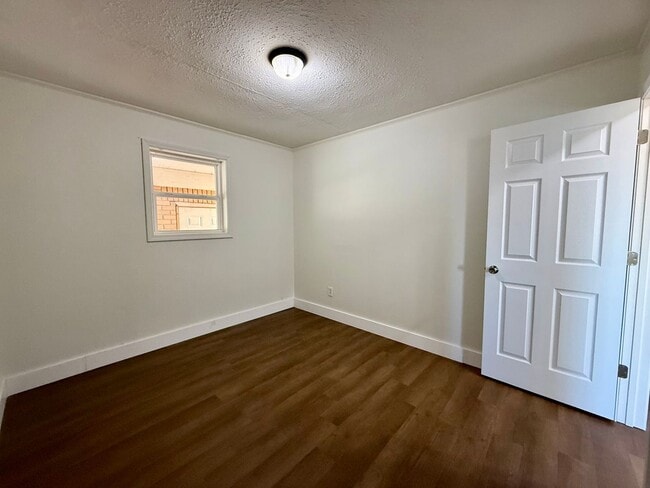 Building Photo - 3 Bedroom/1.Bathroom Home in Paragould AR - $1,150/month