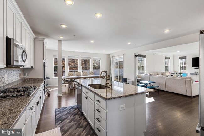 Building Photo - 16414 Tortola Dr