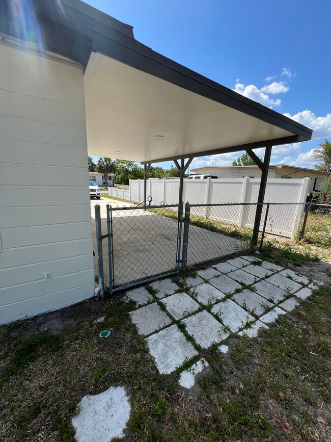 Building Photo - Totally updated !!  All new interior.  Bri...