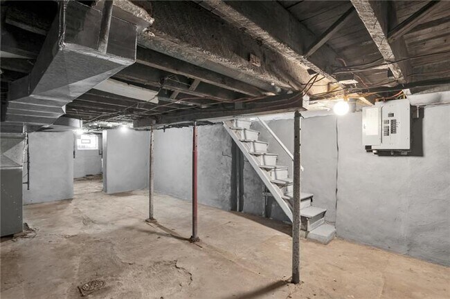 Building Photo - 3246 Richardson Ave