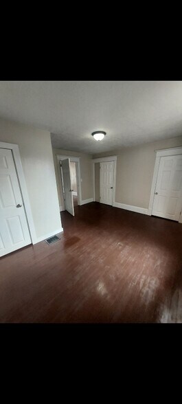 Building Photo - 216 Wilson Ave