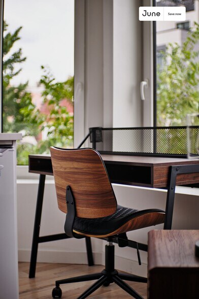 Building Photo - 624 E 17th St