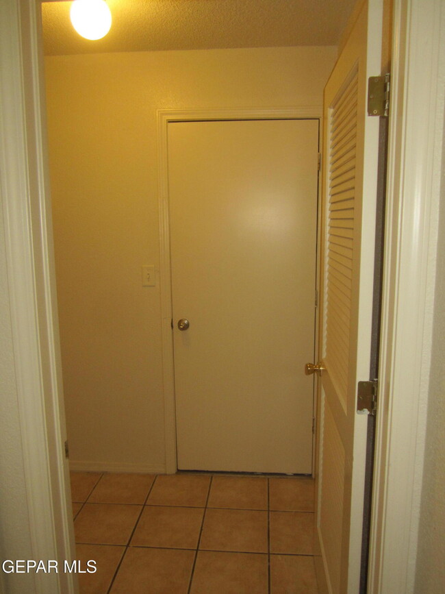 Building Photo - 6572 Dakota Ridge Dr