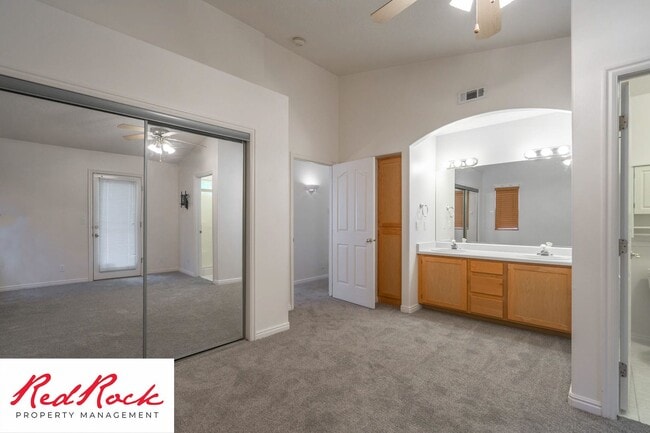 Building Photo - 3 Bed 2 Bath Home in Ivins with Views of Red Mountain