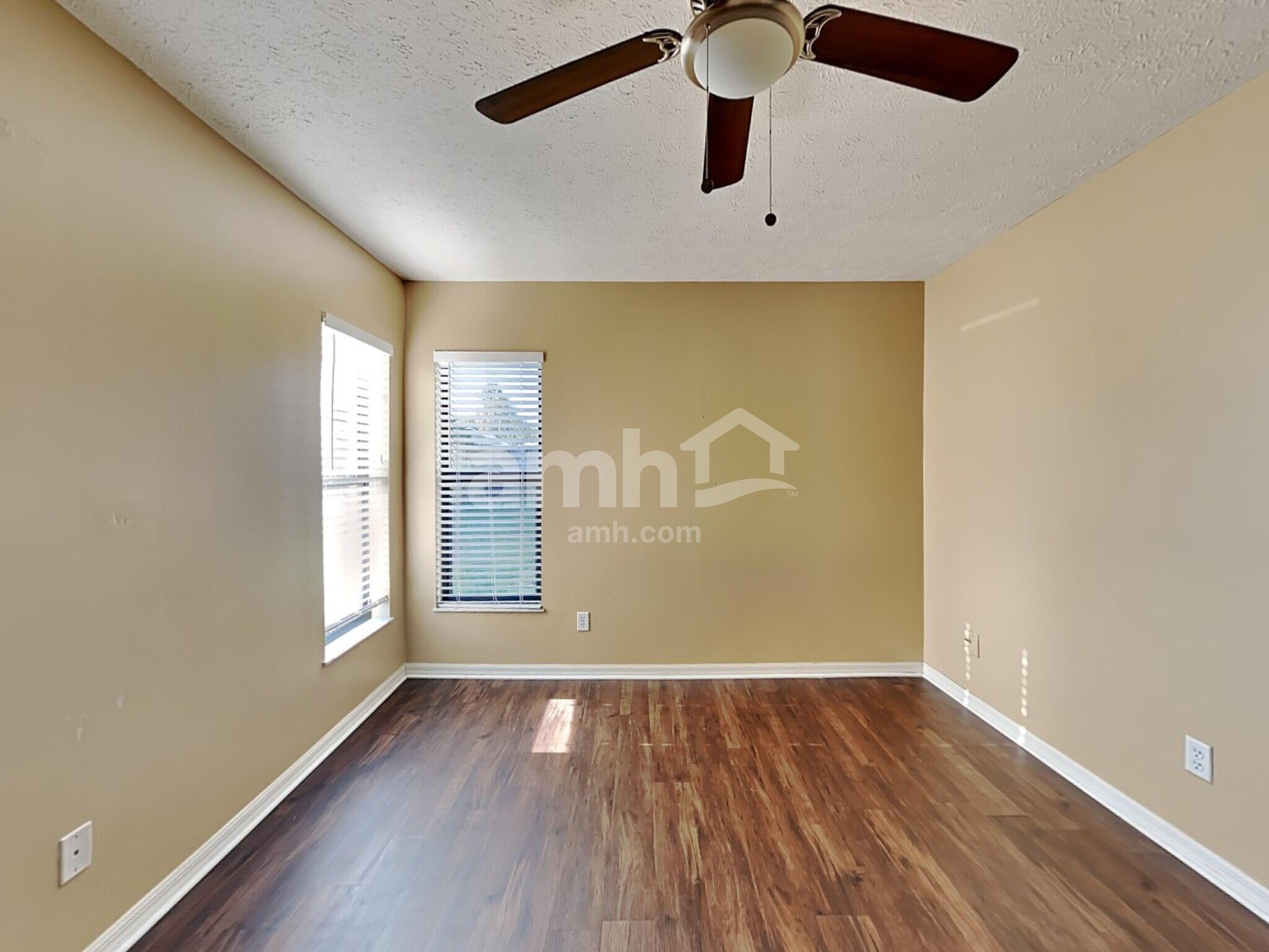 Building Photo - 1501 SE Mariana Rd