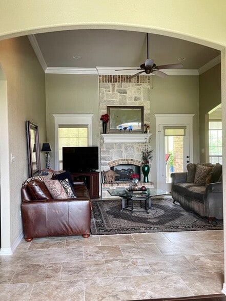 This listing is for a roommate situation - 1 bedroom for rent, not entire house - 1643 Elk River Rd