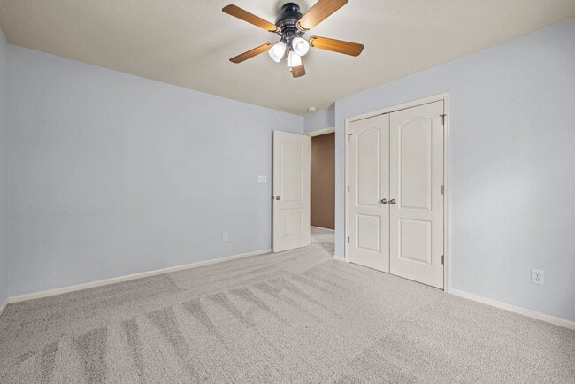 Building Photo - Beautifully Maintained 3-Bedroom Townhome with Bonus Room in Desirable Community