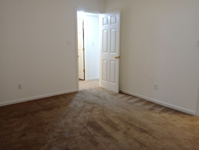 Building Photo - 5005-5007 Carrie Ridge Dr.