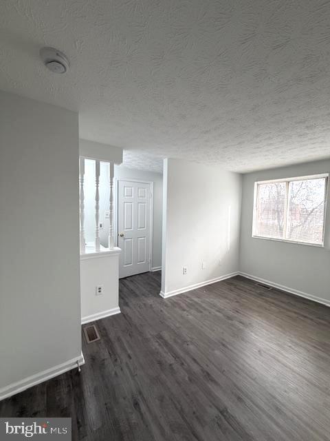 Building Photo - 6131 Gardenia Ct