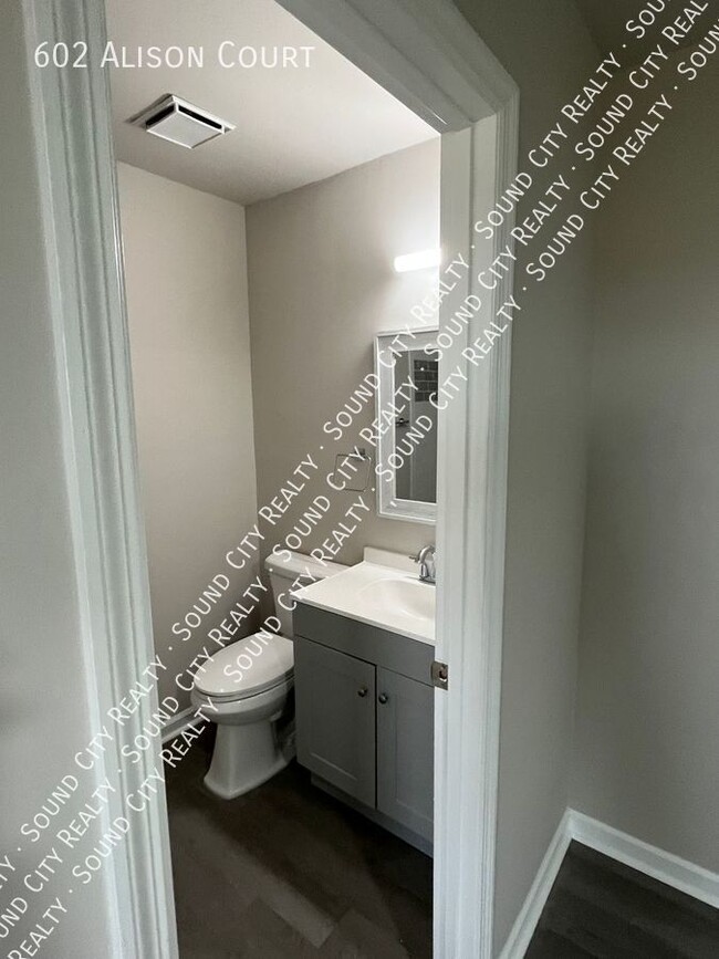 Building Photo - 602 Alison Ct