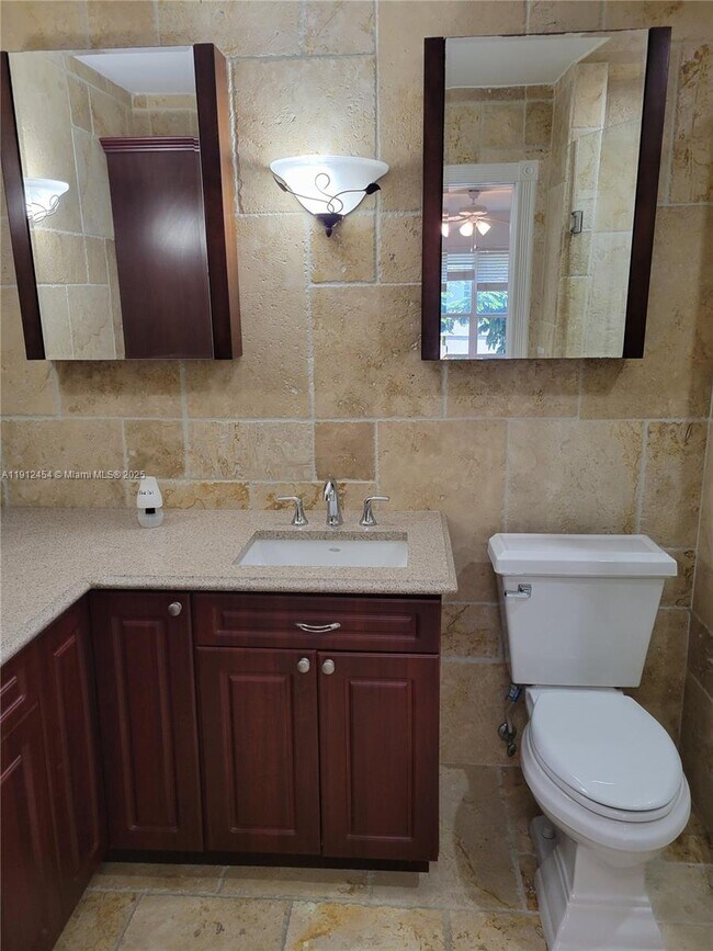 Building Photo - 2750 N 34th Ave