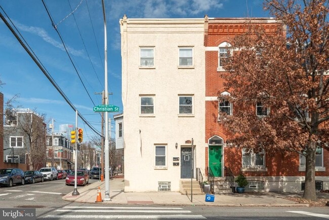 Building Photo - 2351 Christian St