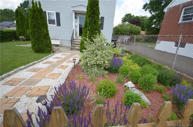 Building Photo - 258 Rakoczy Ave