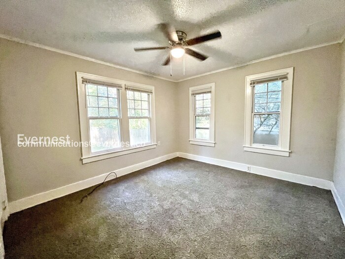 Building Photo - 2516 Duncan Ave