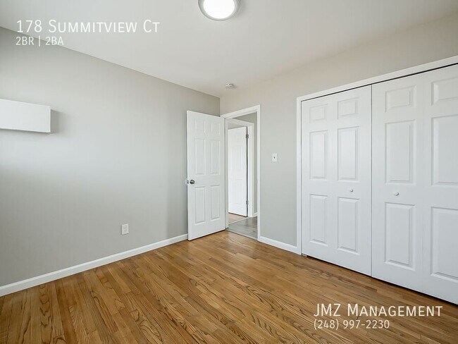 Building Photo - 178 Summitview Ct-