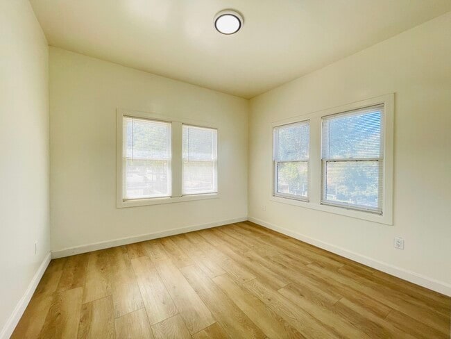 Building Photo - 3990 4th St