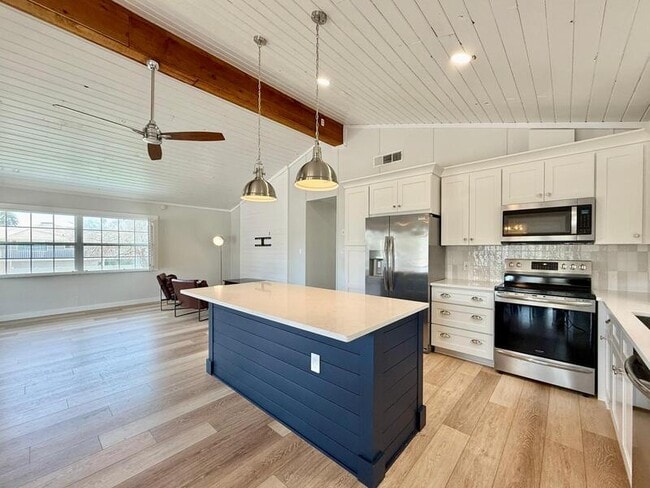 Building Photo - 15613 Gulf Blvd