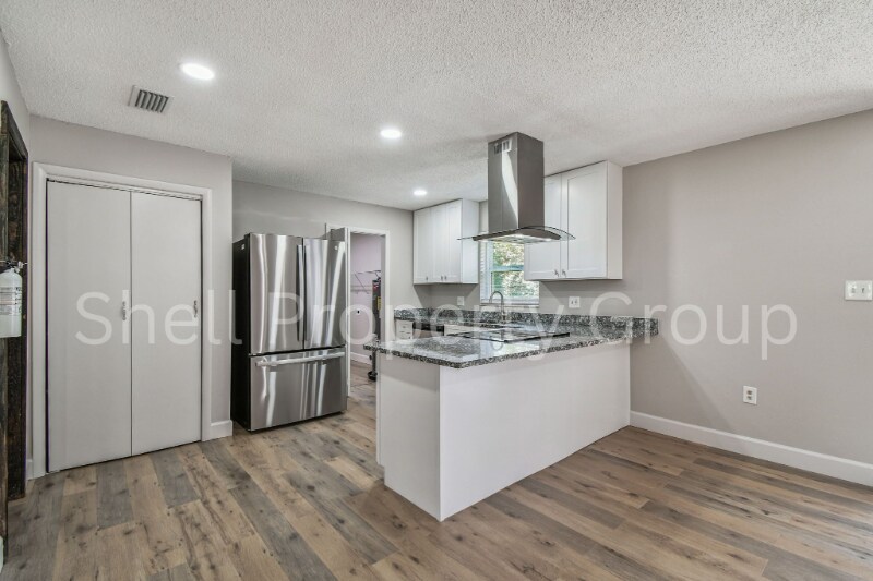 Building Photo - 16901 Melba Ln
