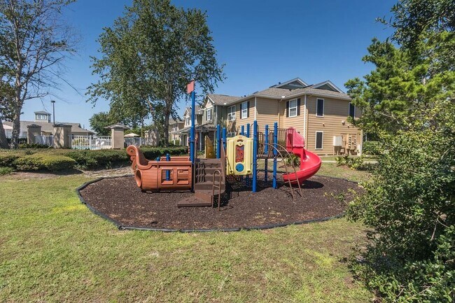 Building Photo - Charming 4BR Townhome in Panama City Beach