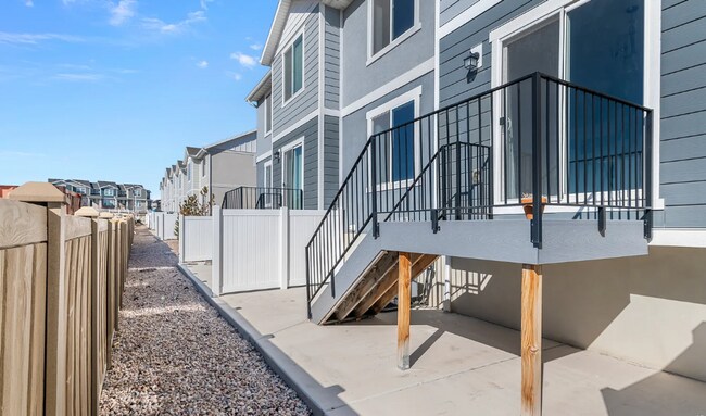 Building Photo - 3581 Grassland Dr