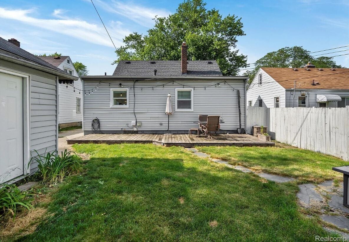 Backyard & Porch - 2204 Mahan St