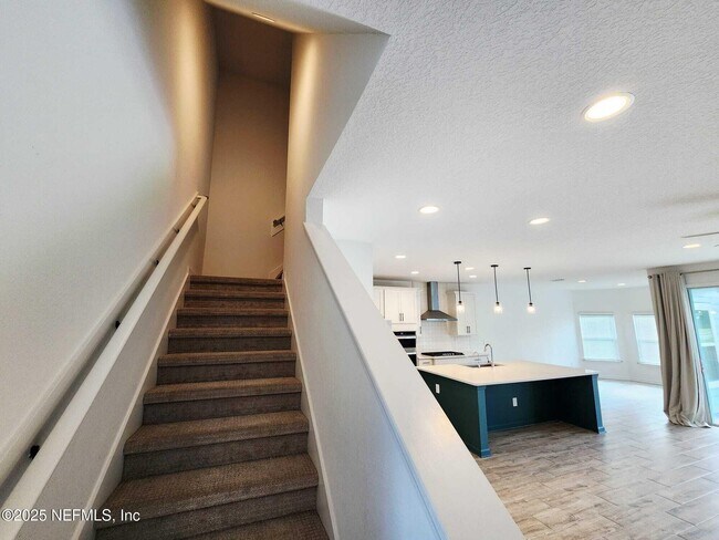 Building Photo - 577 Archstone Wy