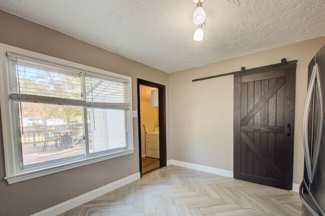 Building Photo - 200 Cynthia Dr