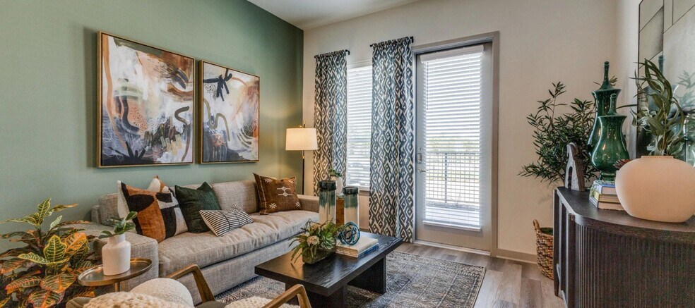 Building Photo - 8589 Stacy Rd