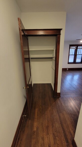 Building Photo - 5539 Holly Hills Ave