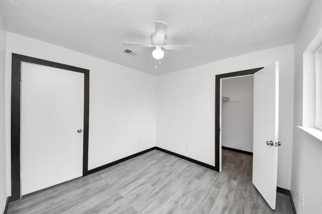 Building Photo - 4015 Lufborough Dr