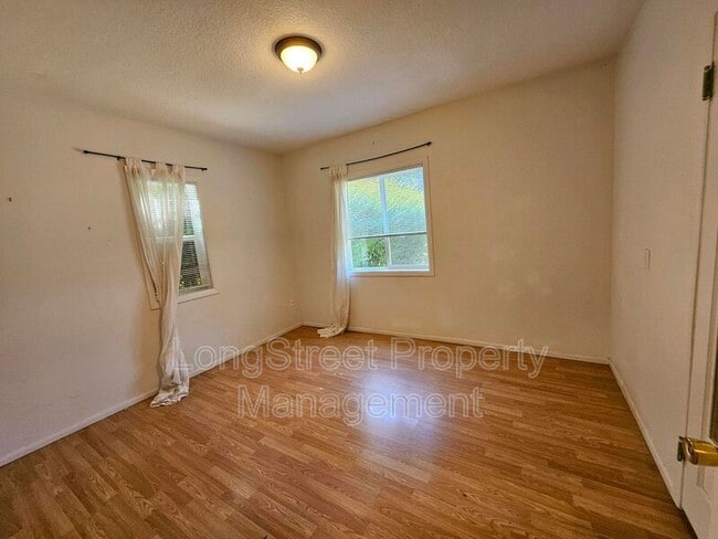 Building Photo - 632 Lake Bay Ct