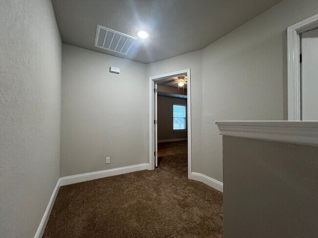 Building Photo - 7417 Savannah Brooks