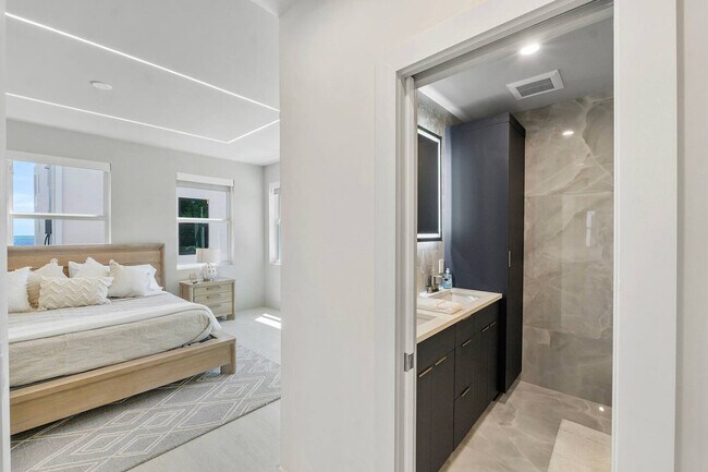 Building Photo - 99 Seaside Ave