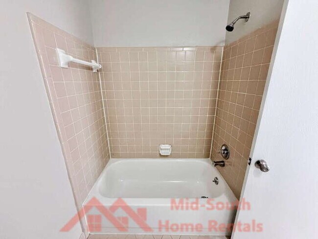 Building Photo - 7288 Hollorn Ln