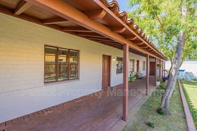 Building Photo - 928 W McDowell Rd