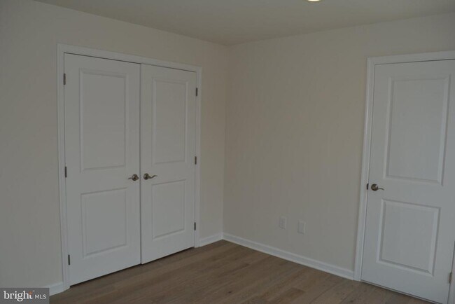Building Photo - 7631 Ridge Ave